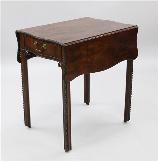 A George III mahogany butterfly Pembroke table, W.2ft 2in. H.2ft 4in.